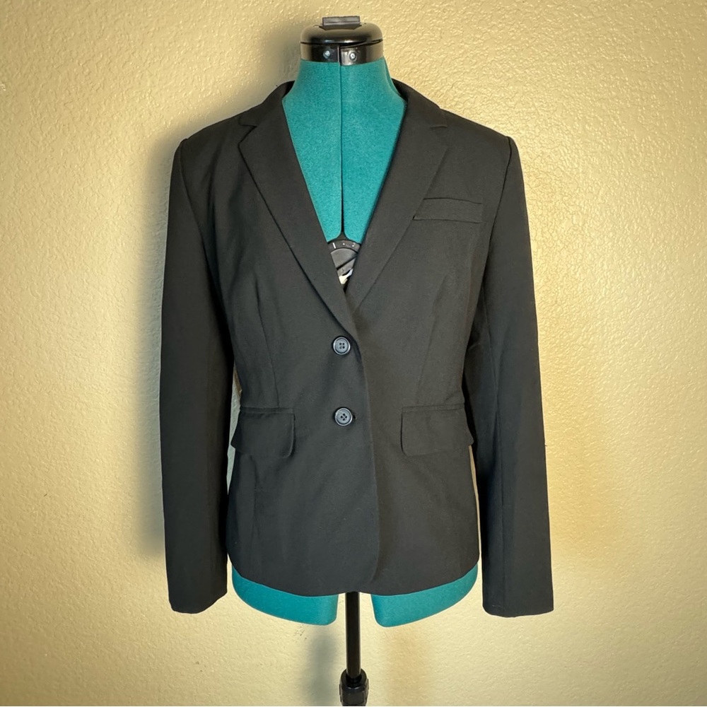 Black two button blazer by Halogen Sz 4